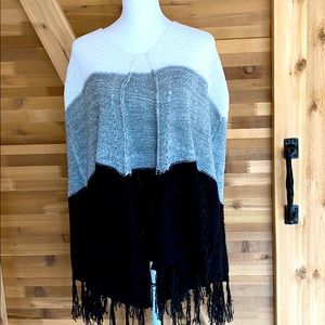 NWT Ladies shrug/poncho